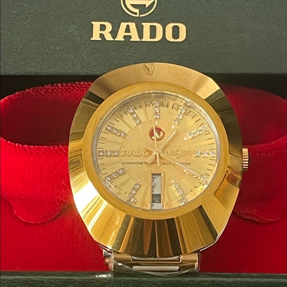 ****RADO GENTS WATCH****BOX AND CLUFF LINKS